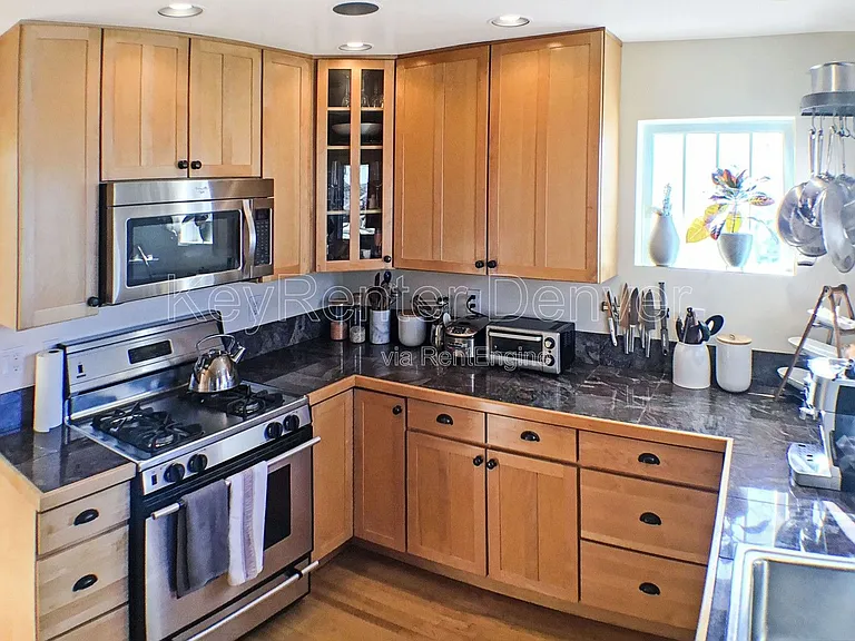 485 S York St — Photo 5