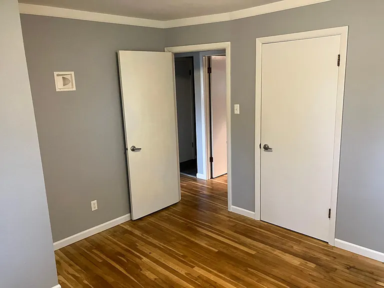 213 W Pitman St — Photo 48