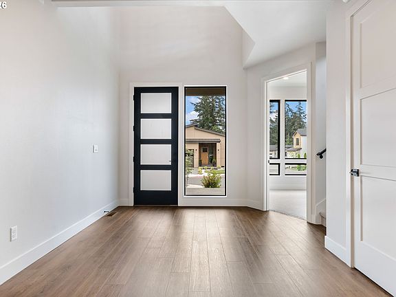 5th image of 10710 SE 13th Cir