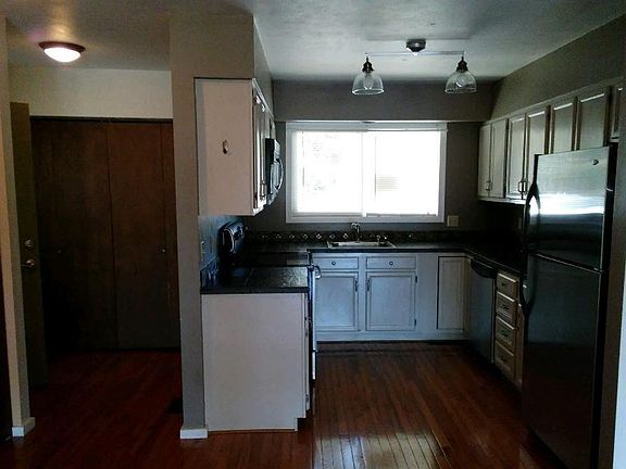 3rd image of 500 Western Ave APT 5