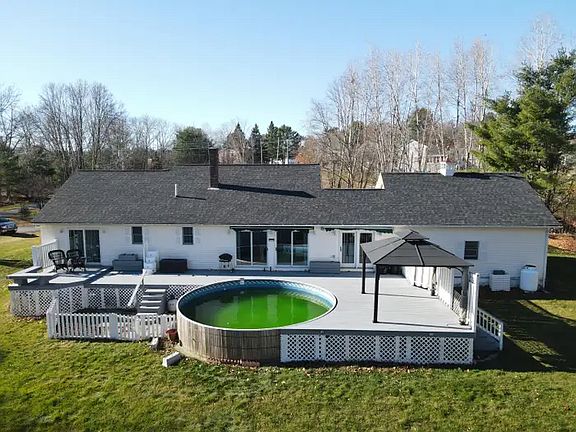 4th image of 140 Penobscot Cir #1