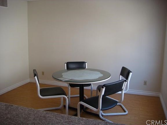 VIEWING FROM THE KITCHEN TO THE DINNING AREA
