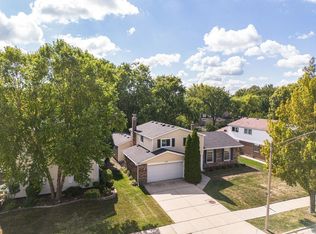 1019 W White Oak St, Arlington Heights, IL 60005