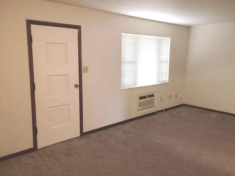1407 Ligonier St — Photo 4
