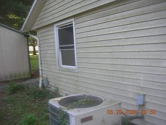 3rd image of 822 Meadowview Dr