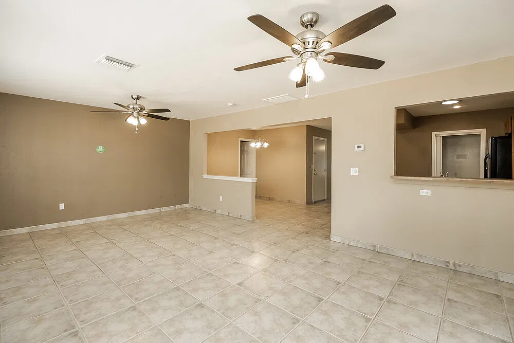 4 bed, 2.0 bath, 1700 sqft, $2,570 — Photo 3