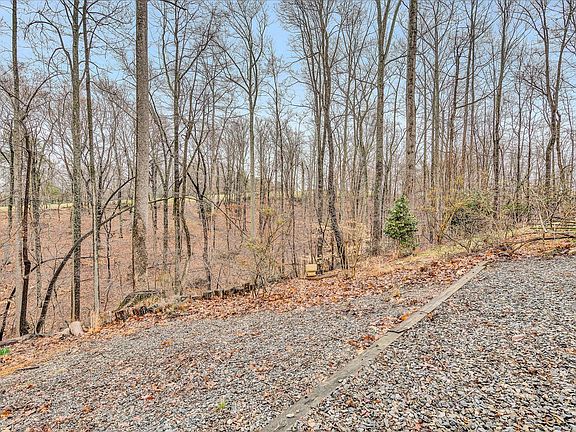 3rd image of 110 Whisper Knoll Dr