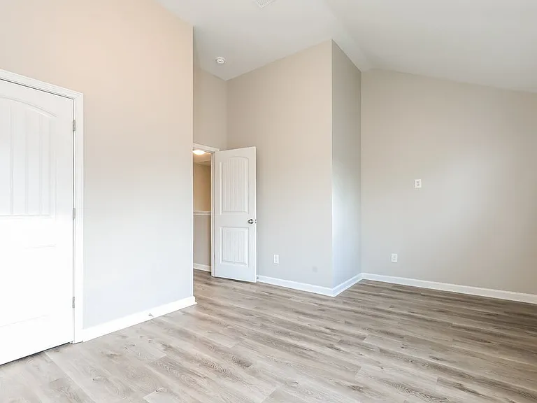 6596 Woodwell Dr — Photo 15