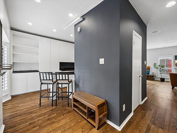 5th image of 701 Bering Dr Unit 1904