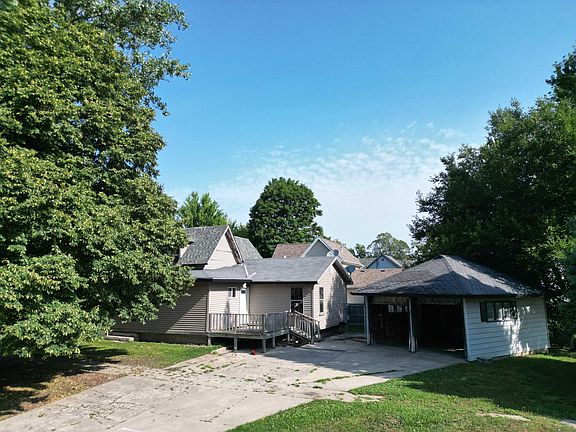 5th image of 217 Johnson St