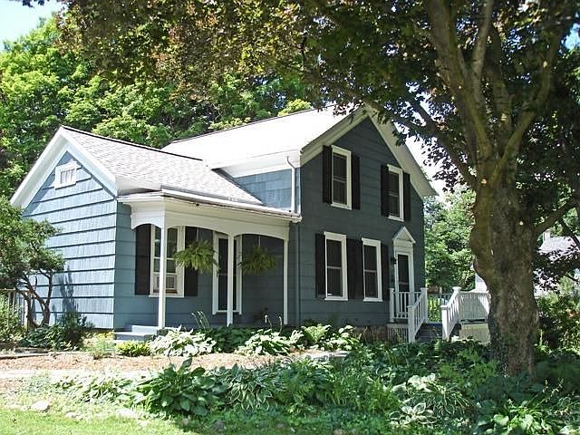 2nd image of 36 Kellogg St