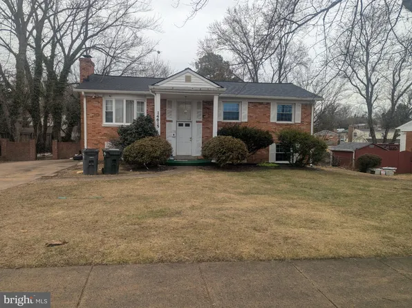 14615 Aurora Dr, Woodbridge, VA 22193