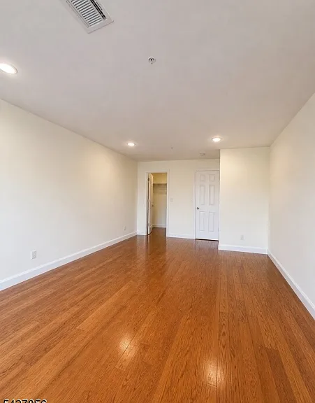 1084 Elizabeth Ave #2B — Photo 7