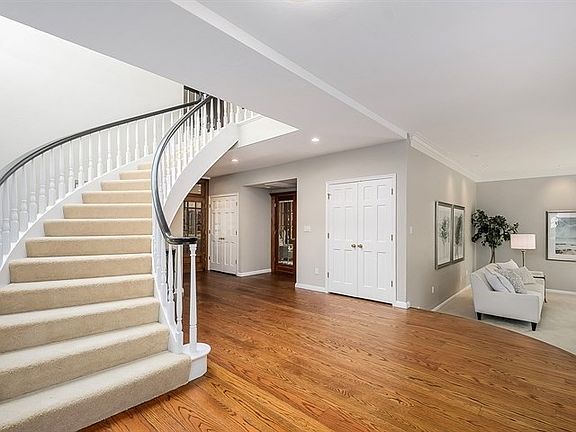 3rd image of 64 Rosewood Ln