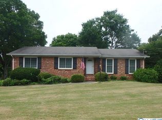 405 Hillmont Dr NW, Huntsville, AL 35805