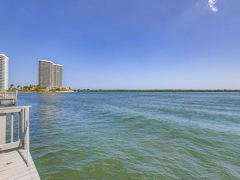 52 Yacht Club Dr #305 — Photo 37