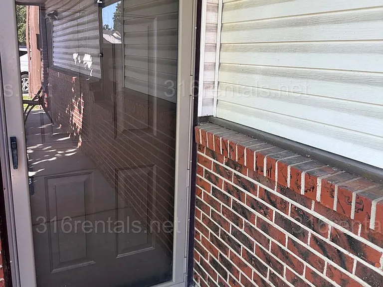 359 E Marion Ct — Photo 14