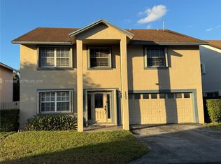 7809 NW 192nd St, Hialeah, FL 33015