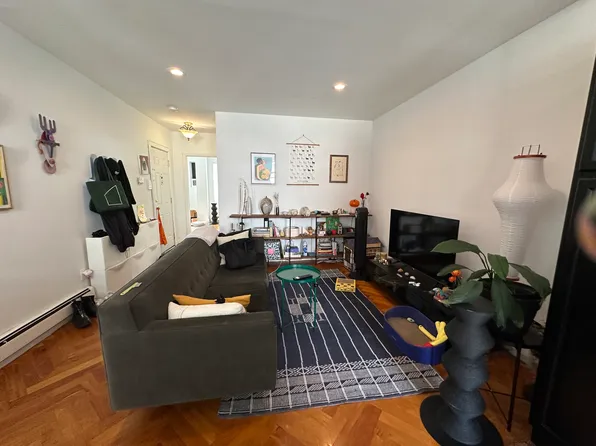 505 Hicks Street image 1 of 10