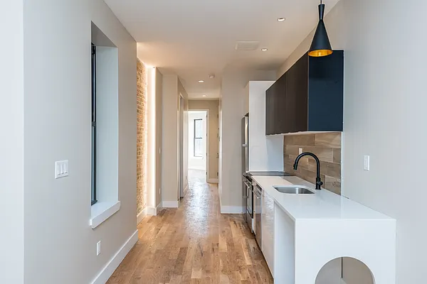 Rented by Nooklyn NYC LLC | media 9