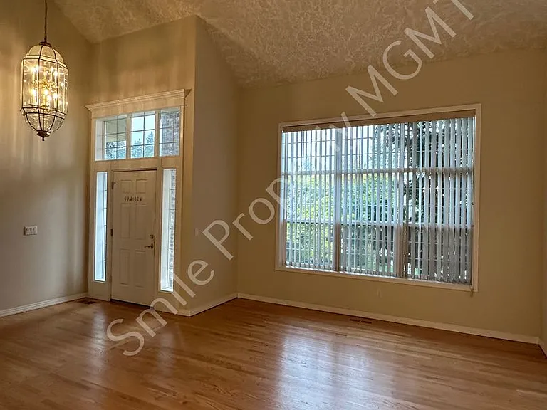 16087 SE Goosehollow Dr — Photo 2