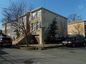 2nd image of 127 Bayview Ln