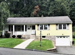13 Woodside Dr, Rockaway, NJ 07866