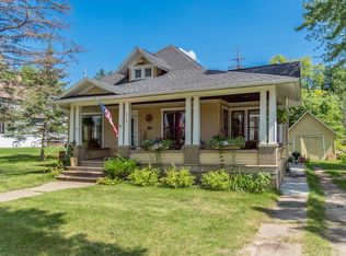 514 Center St, Wonewoc, WI 53968