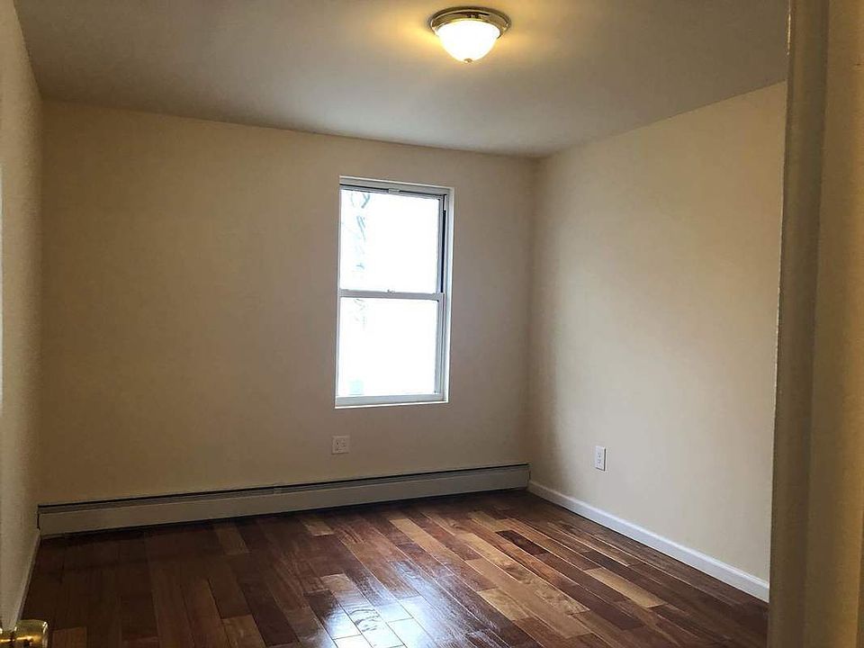 1st image of 15617 110th Ave #2