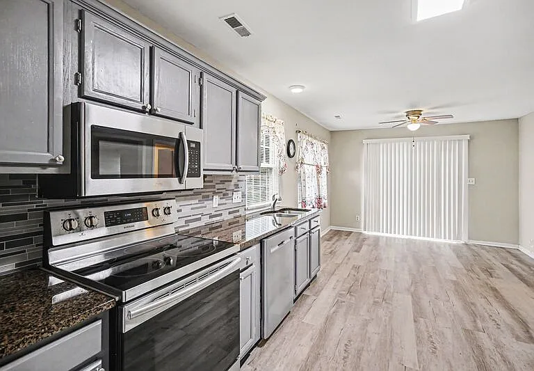 7601 Swedish Ivy Ln — Photo 12