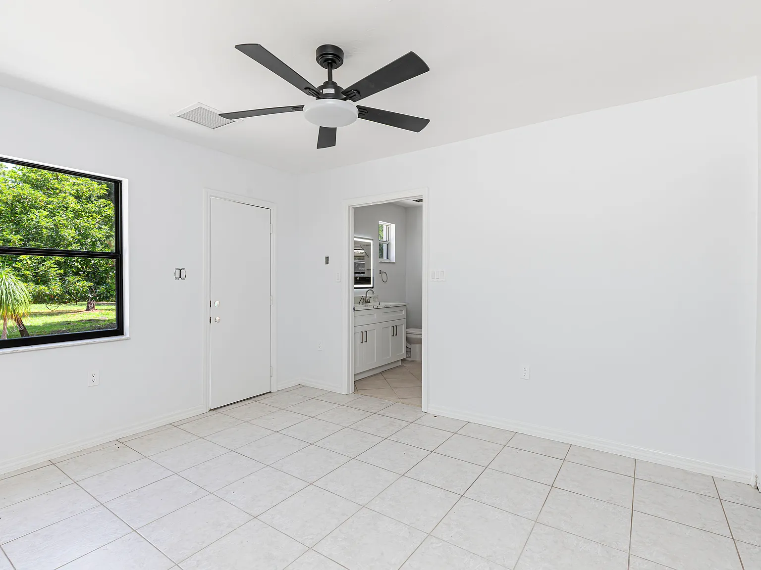 3 bed, 1400 sqft, $3,450 — Photo 4