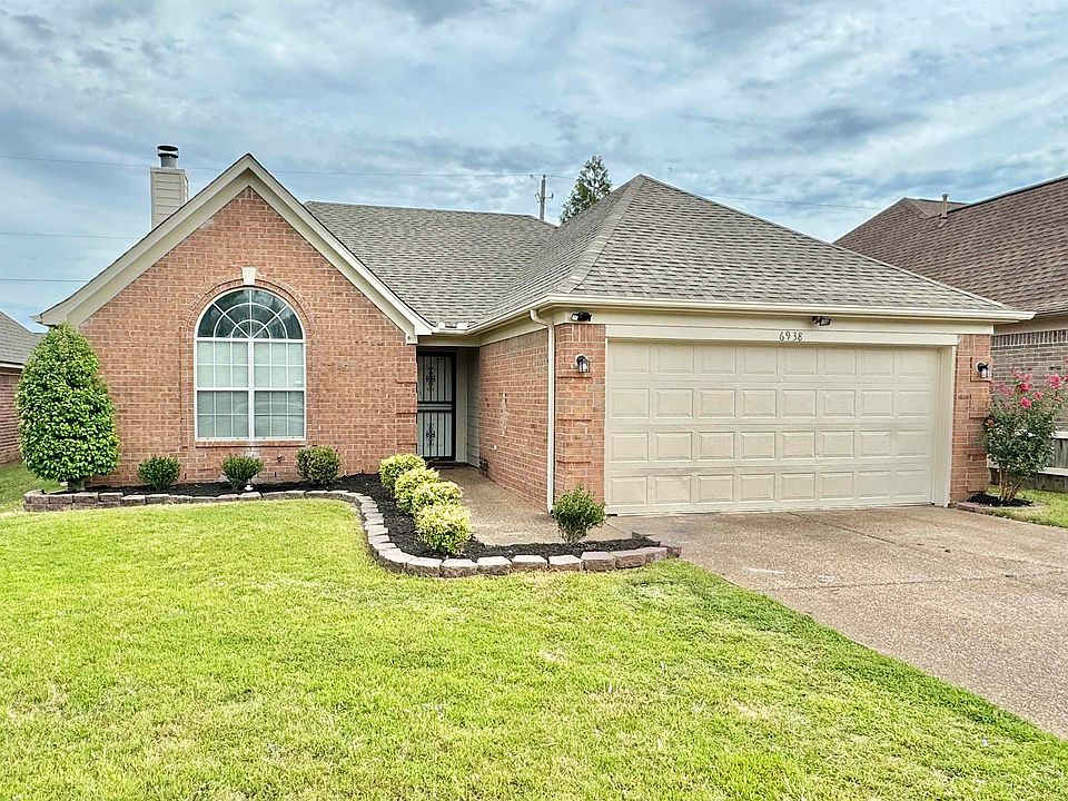1st image of 6938 Country Walk Dr