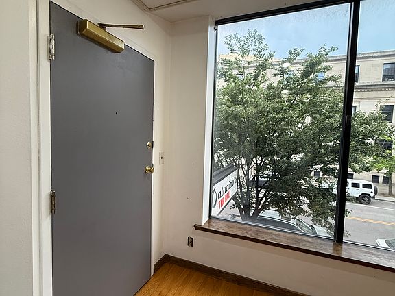 2nd image of 208 W Genesee St