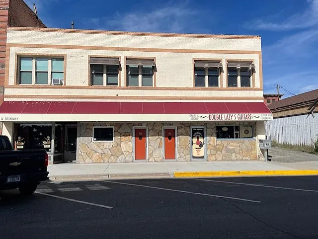 Building Photo 4