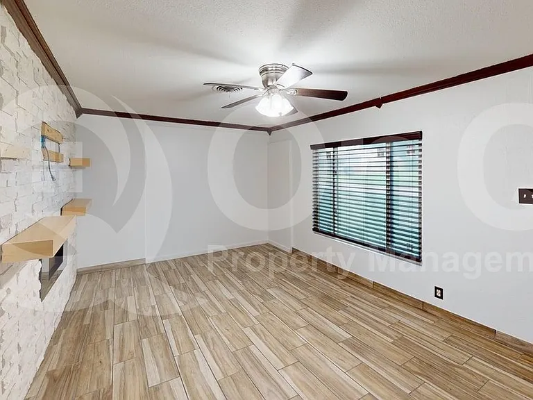 17 Macarthur Dr #B — Photo 5