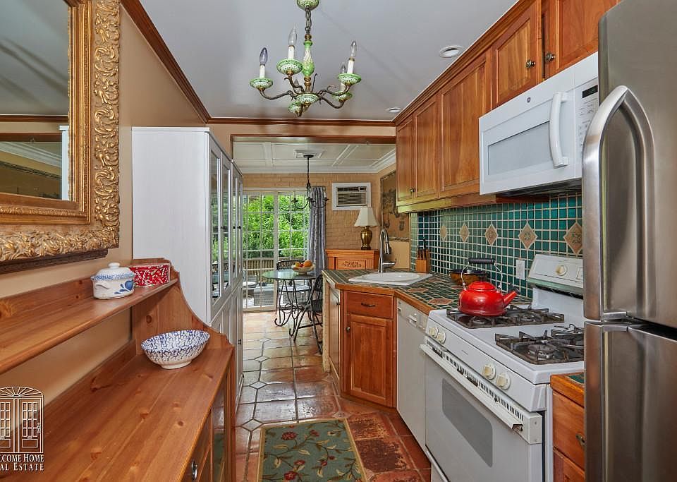 1st image of 3927 45th St