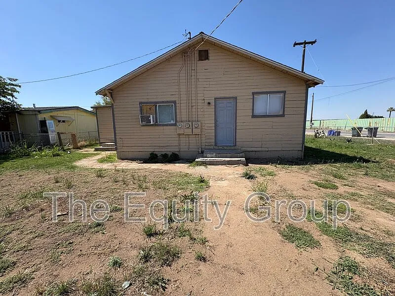 Building Photo - 10596 Lewis Dr #B