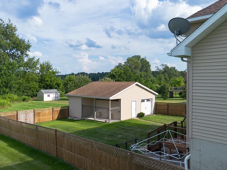 12912 Silver Spring Ln — Photo 9
