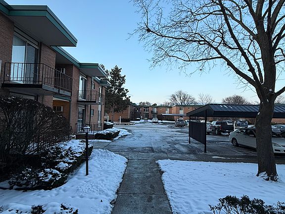 2nd image of 1880 Axtell Dr APT 8