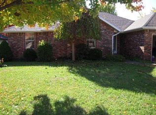 2266 W Rockwood St, Springfield, MO 65807