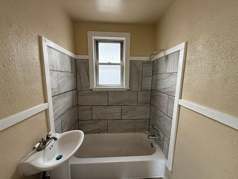4004 Carey St — Photo 14