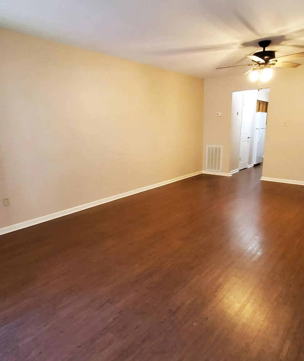 2 bed, 1014 sqft, $1,195 — Photo 3