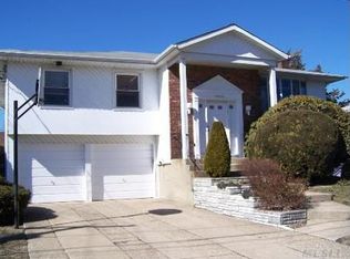 1809 Glenn Ln, Merrick, NY 11566