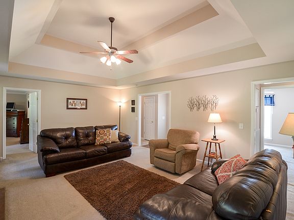 4th image of 1061 Greystone Pl