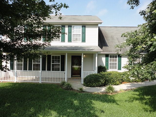 1st image of 301 W Bushy Hill Dr