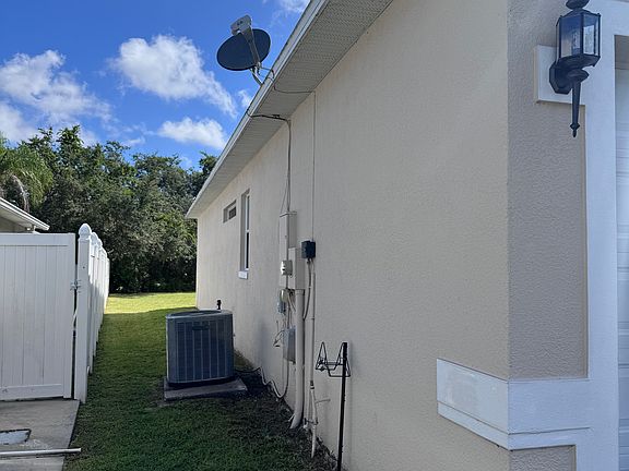 5th image of 4713 Huron Bay Cir