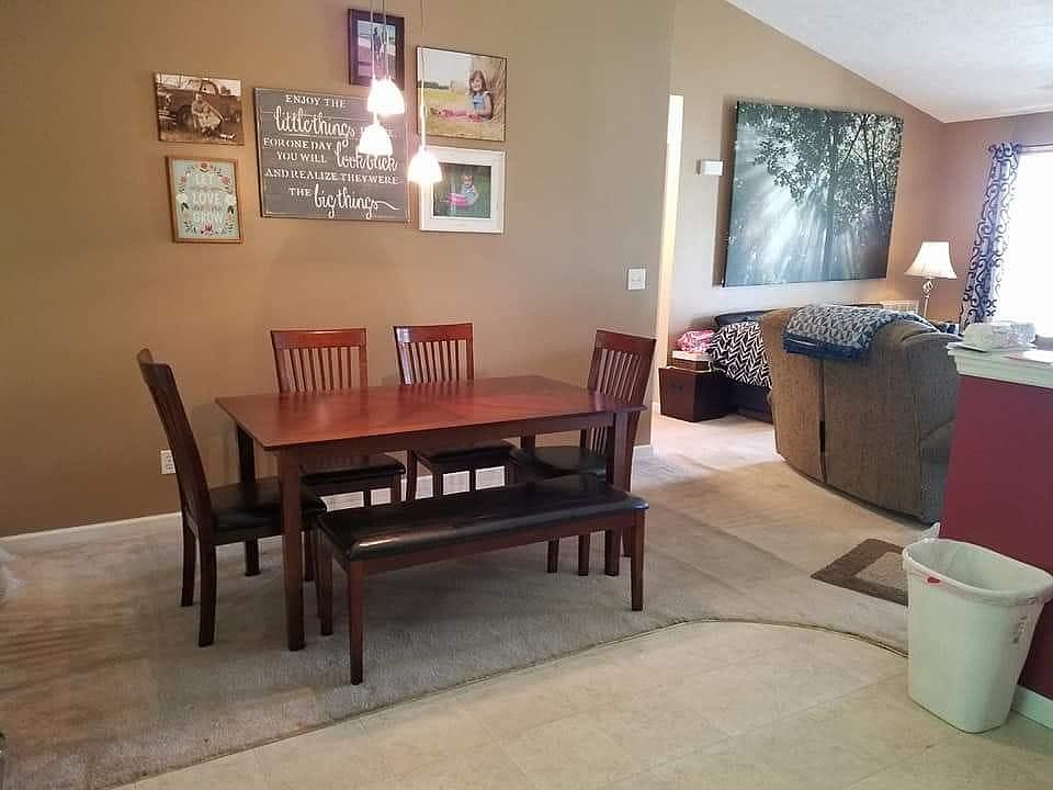 2nd image of 5588 Carlyle Ave