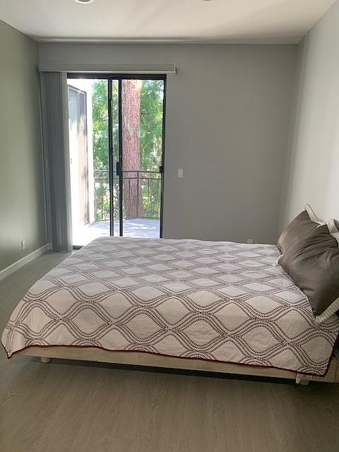 1st image of 12711 Moorpark St #212