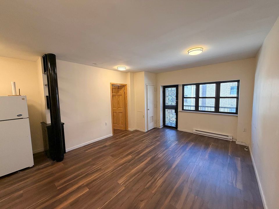 1st image of 102 Madison St APT 3A