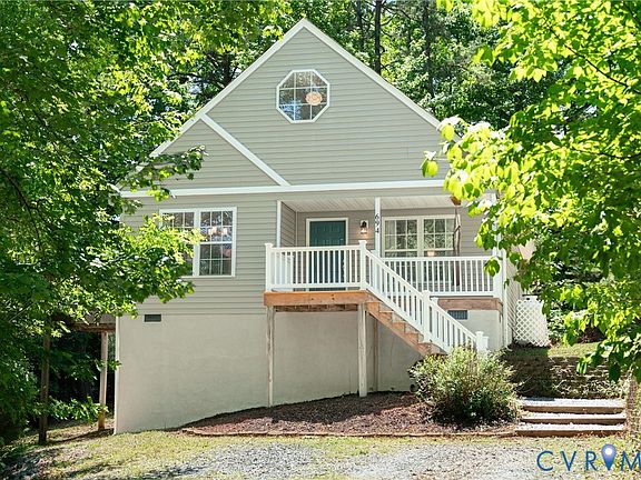 5th image of 694 Jefferson Dr